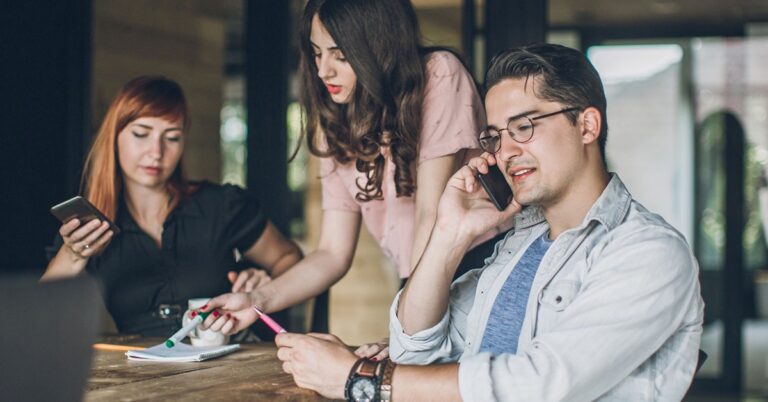 Is phone banking effective? Successful strategies and software options